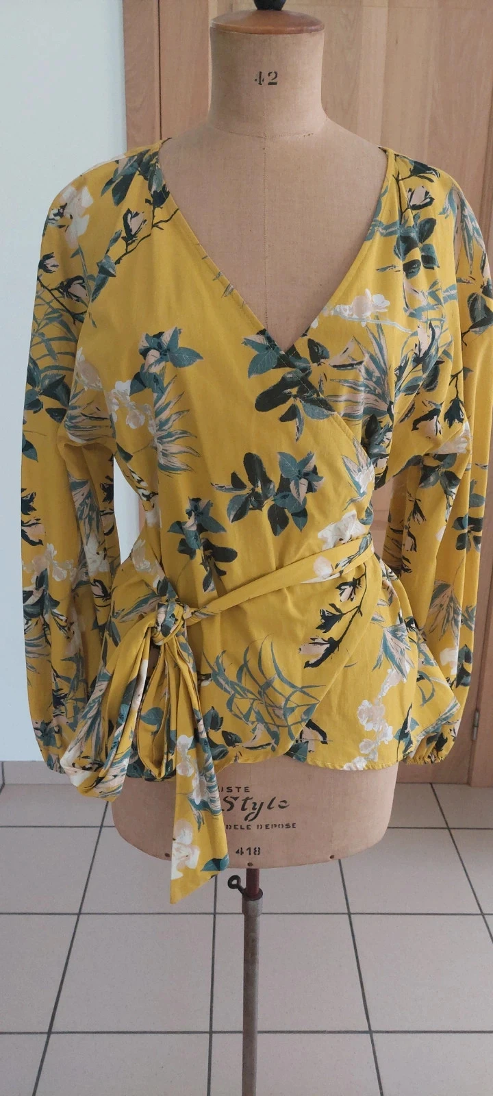 Blouse cache-cœur à fleurs VILA Clothes - Taille L (40) - Jaune moutarde